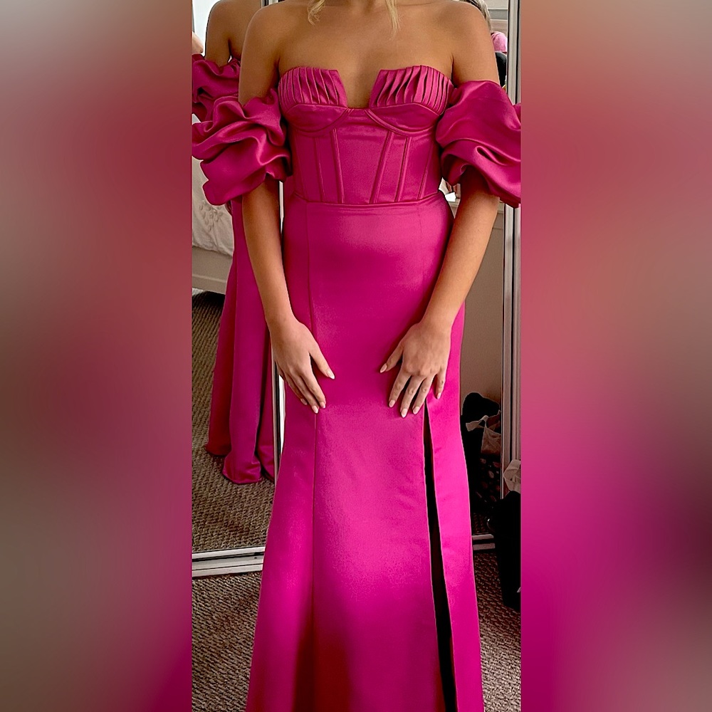 Pink size 4 Terani Couture designer prom gown.